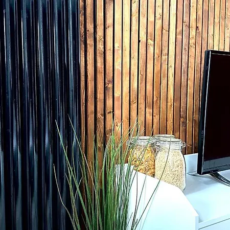 Konukevi Modern En Bedroom Close To City Centre Leeds (West Yorkshire)