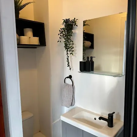 Konukevi Modern En Bedroom Close To City Centre *